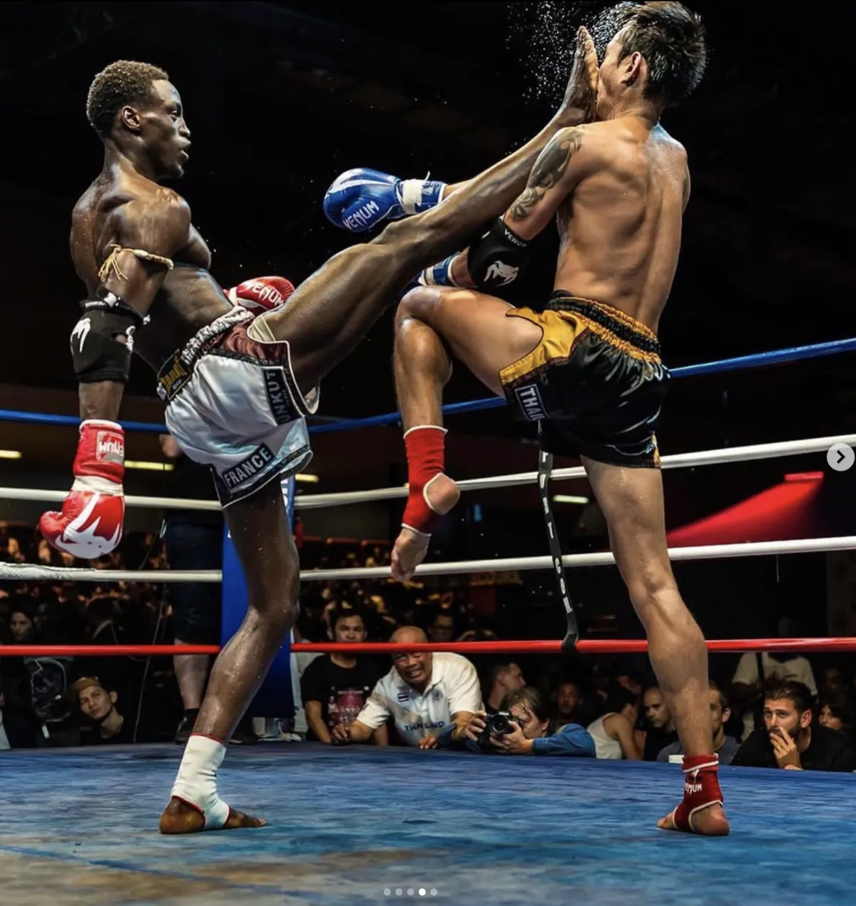 Entraînement de Muay Thaï chez OSSMOZ.
