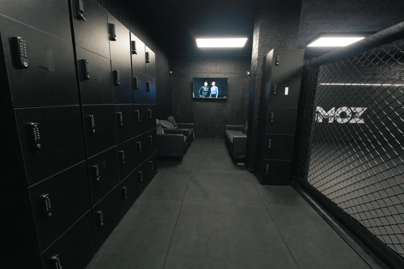 Vestiaires OSSMOZ : casiers individuels et coin détente